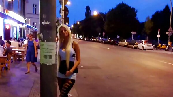 Bootylicious japanisches Mädchen Momo kostenlose teen pornos Akiyama spielt mit Vibrator