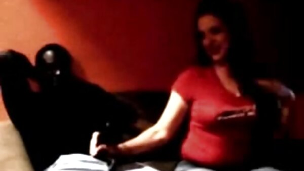 Die dunkelhaarige Tussi kostenlose pornofilme online Zafira fickt ihre Muschi mit einer Gurke