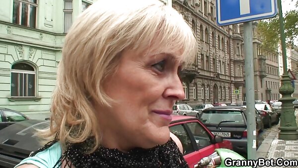 Die fesselnde Asiatin Charmane Star ist eine atemberaubende sexfilme ansehen Sexmaschine