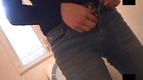 Die mollige kostenlose erotische sexfilme Blondine Casey Cumz fingert ihre Muschi vor ihren Fickern