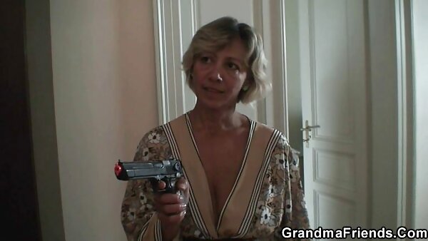 Das süße asiatische Mädel Karin sex filme kostenfrei Aizawa gibt einen Blowjob und masturbiert die Muschi mit einem Sexspielzeug