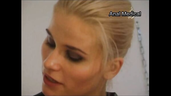 Appetitliche Brünette wird in Reit- und Cowgirl-Stellungen in ihre verführerische freie sexfilme Muschi gefickt